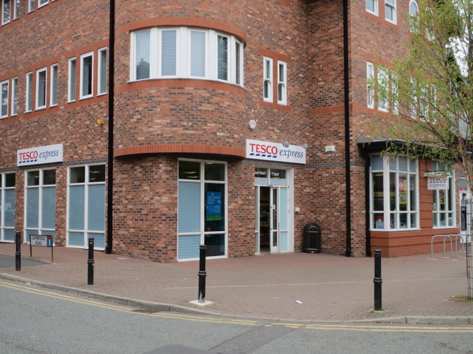 Tesco Express in Hale Village